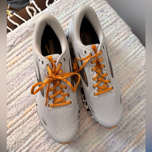 Brooks Ghost 15 
Size 14 - Picture 10 of 10